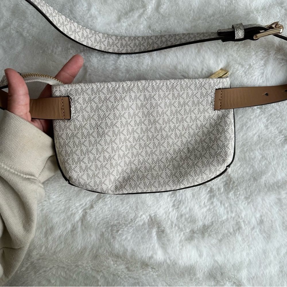 Michael Kors Logo Belt Bag Size S/M - Picture 11 of 11